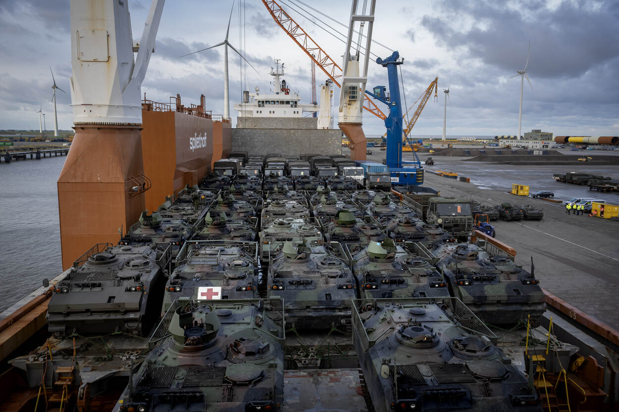 Dutch Ministry of Defence Transfers Military Trucks and Infantry Fighting Vehicles to Jordan