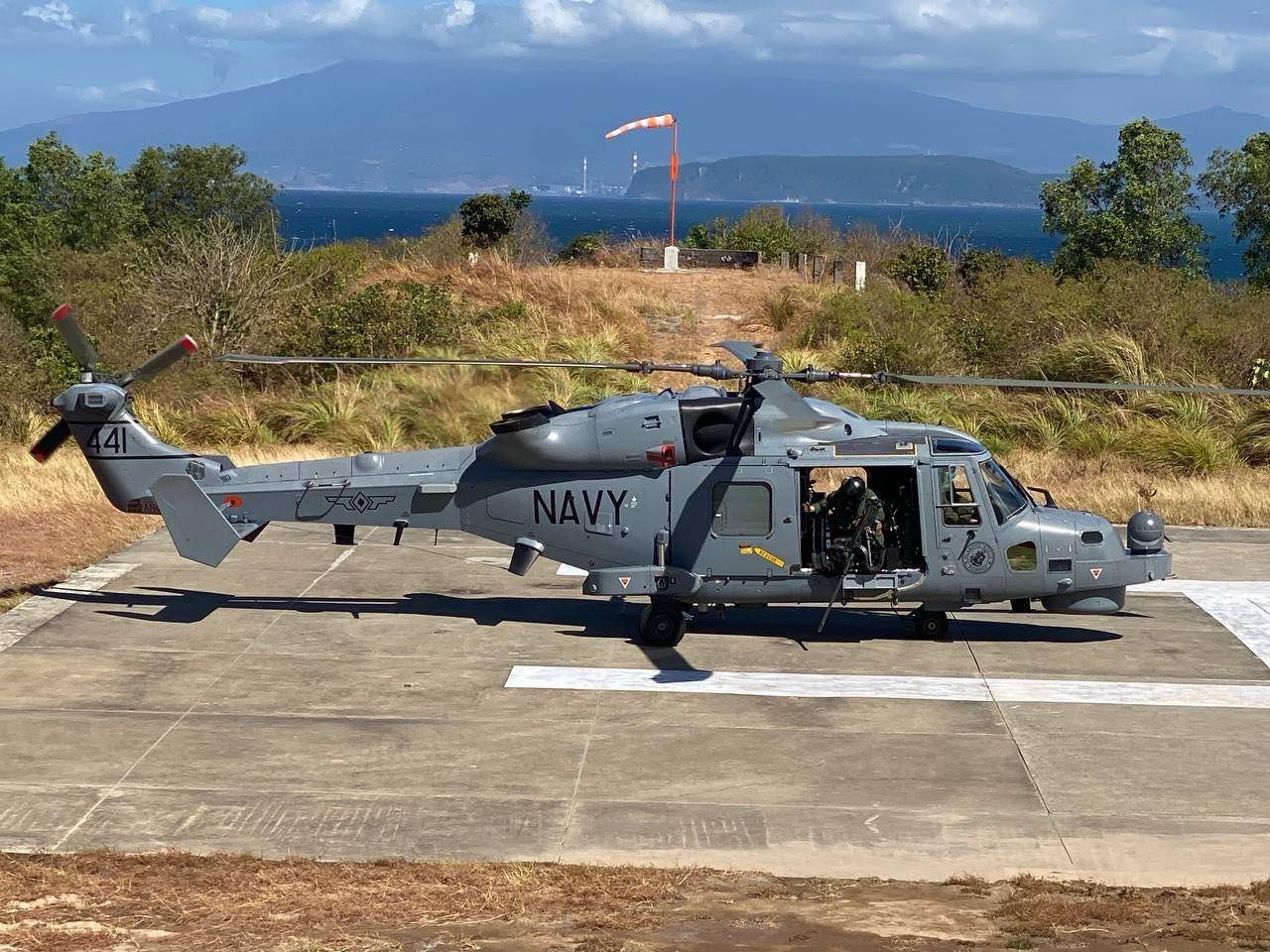 Philippines Navy Installed Heavy Machine Guns on Its AW-159 Wildcat Helicopters