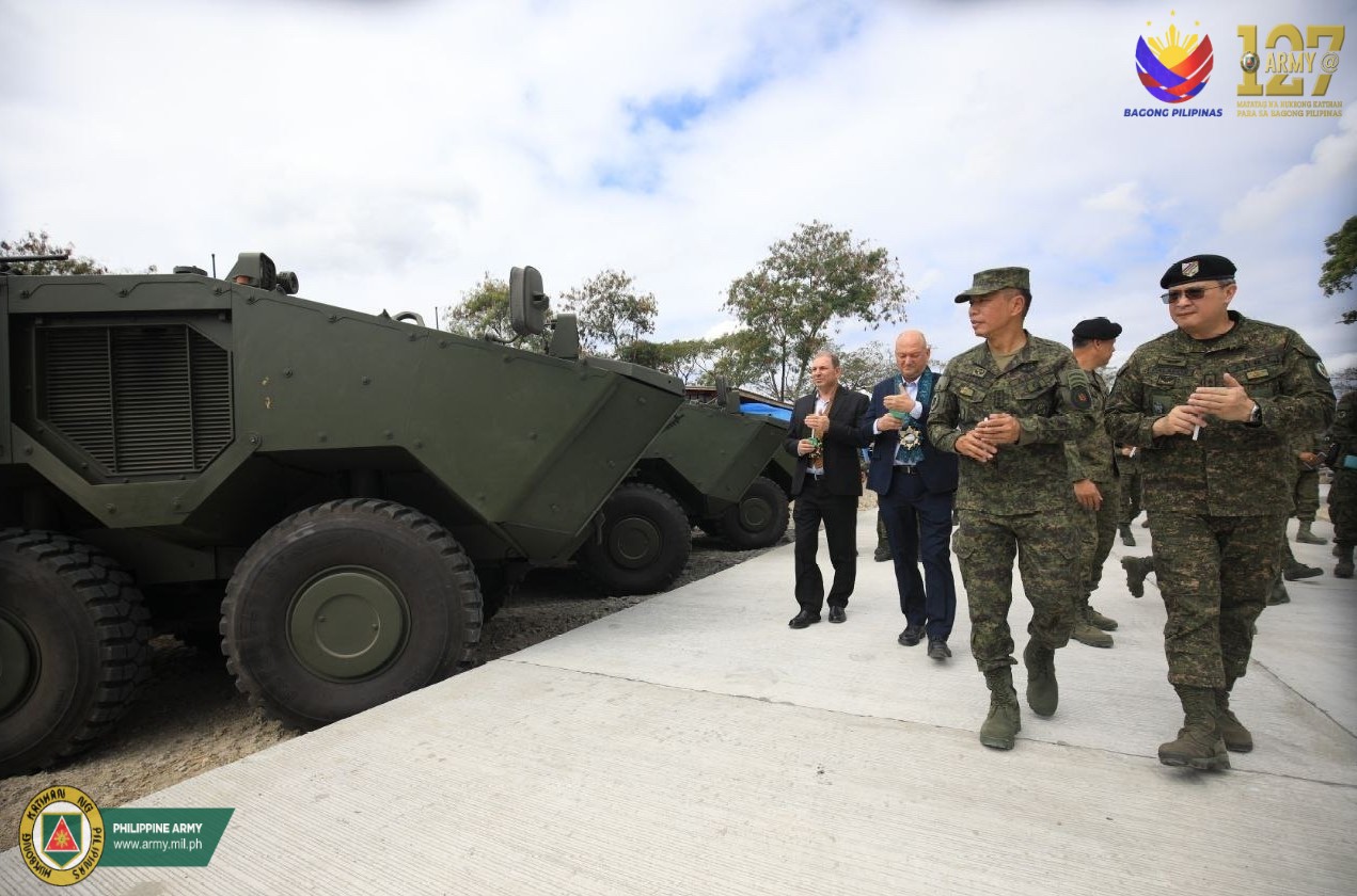 Philippine Army Received First 5 Guarani 6x6 Armor Personnel Carriers and 9 Additional Sabrah Light Tanks