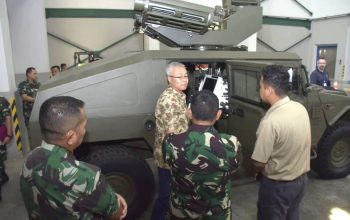 Indonesian Marine Corps Commander Inspects Air Defense Equipment Facility