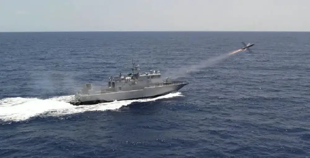 Philippine Navy Fast Attack Interdiction Craft Test-fires Israeli-made Spike NLOS Missile System
