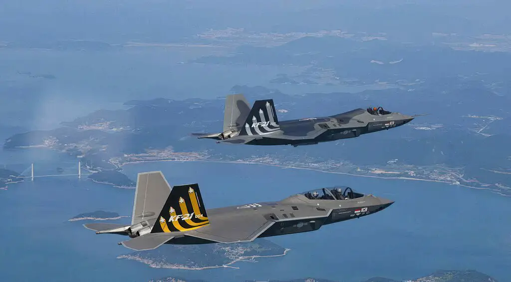 Prototypes 003 and 004 of south korean indigenous KF-21 Boramae fighter jet during flight testing.