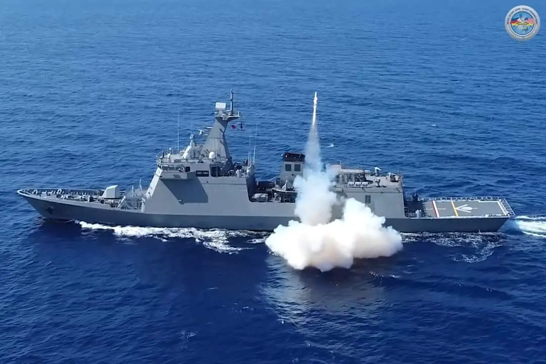 Philippine Navy BRP Jose Rizal Fires C-Star Anti-ship Cruise Missile ...