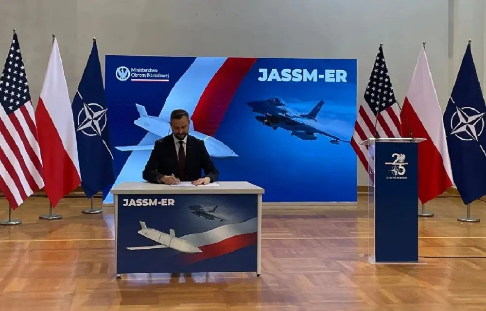 Polish Ministry of Defence Signs Deal for JASSM-ER Air-launched Cruise Missiles