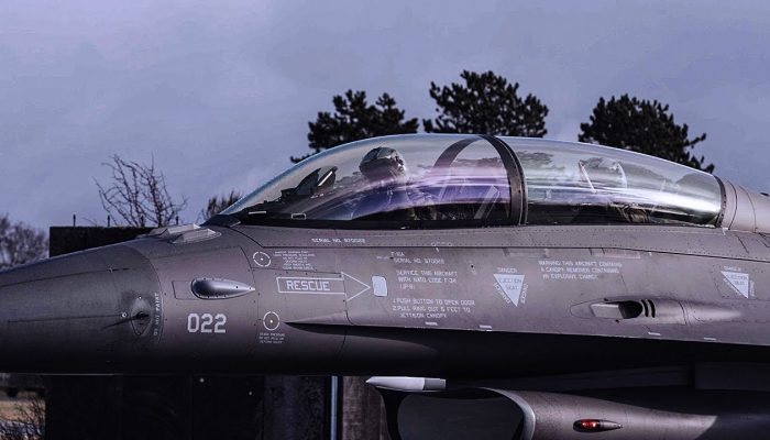 Ukrainian Pilots Train with NATO F-16 Fighter Jets in Denmark