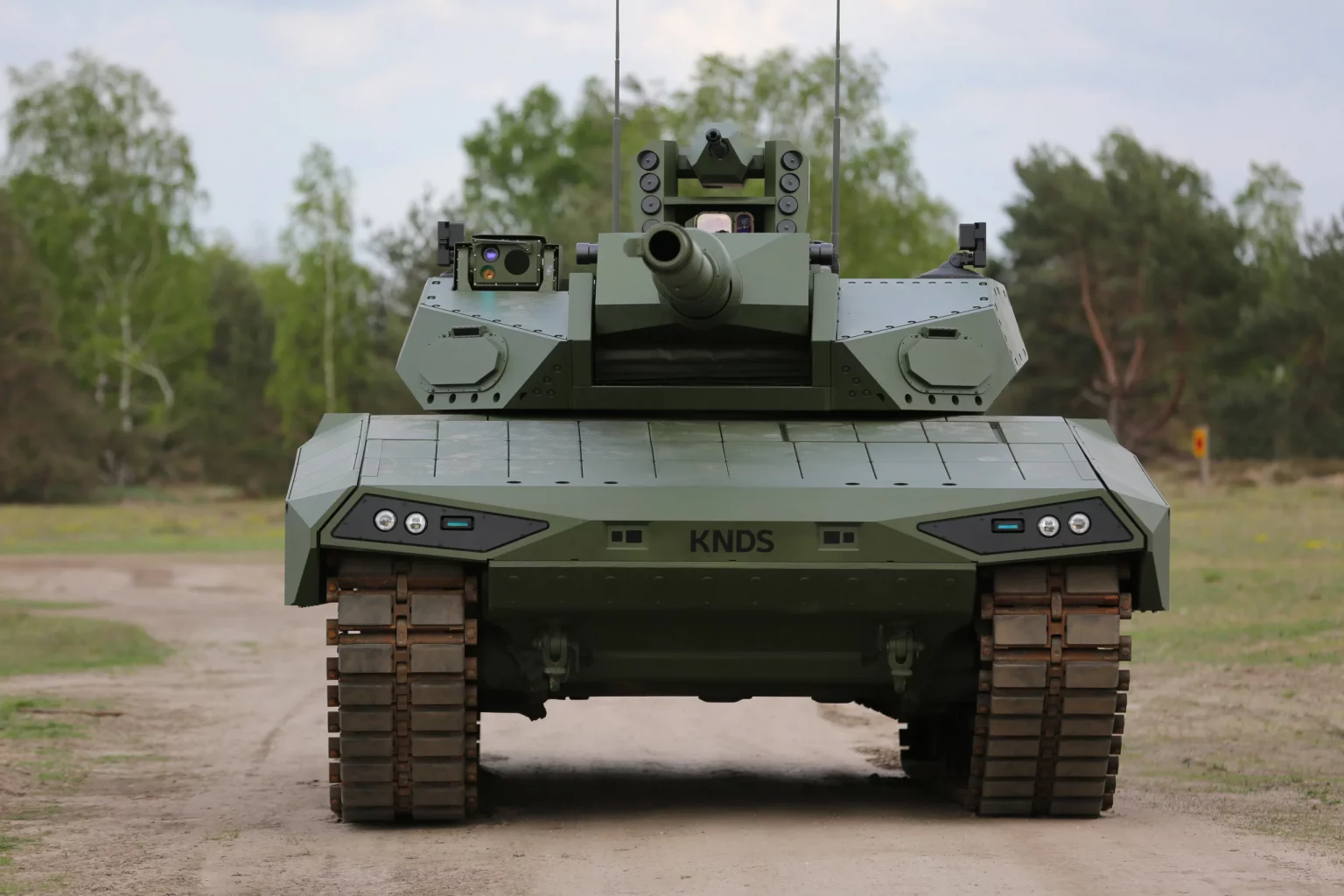 KNDS Unveils Leopard 2 A-RC 3.0 Main Battle Tank with Unmanned Turret