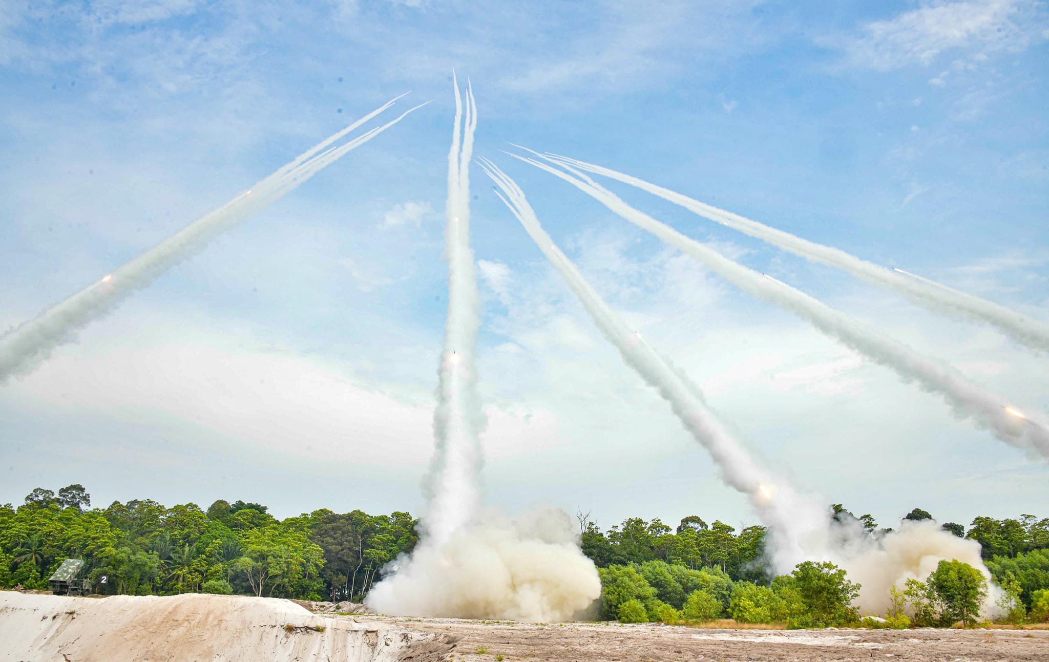 Malaysian Army's Rocket Artillery Brigade Demonstrates Readiness with Lembing Sakti Exercise