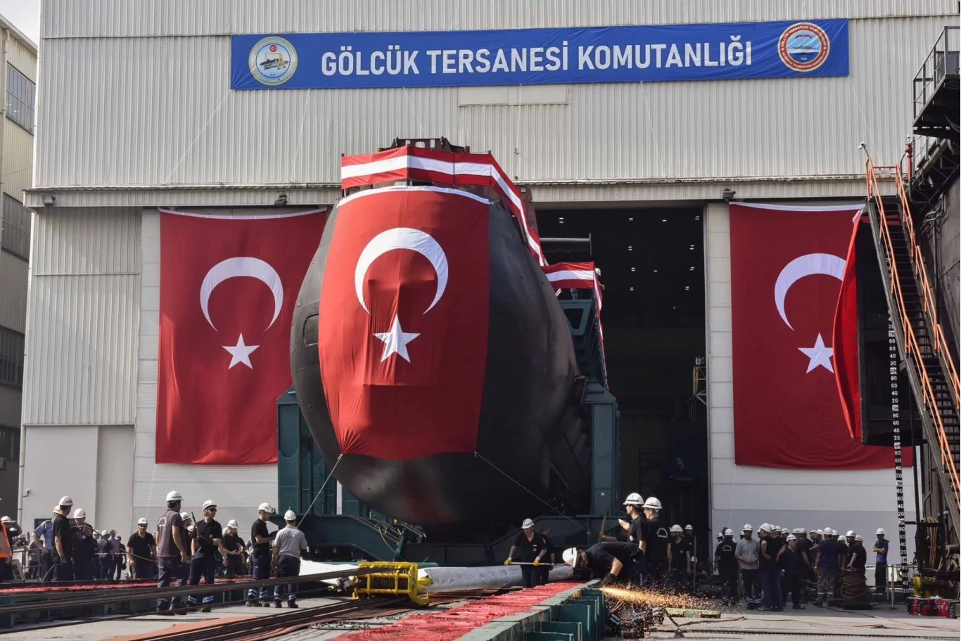 Turkey Launches Third Reis-Class Submarine at Gölcük Shipyard