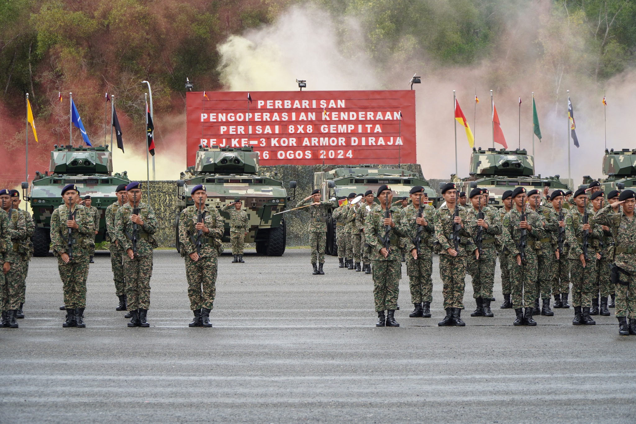 Malaysian Army 3rd Regiment Royal Armoured Corps Begins Operating GEMPITA 8x8 Armoured Command Vehicles