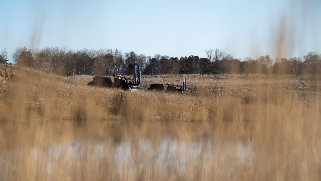 The Swedish Army fielded a ground launched version of the IRIS-T SLS, designated Luftvärnsrobotsystem 98 (lvrbs 98)