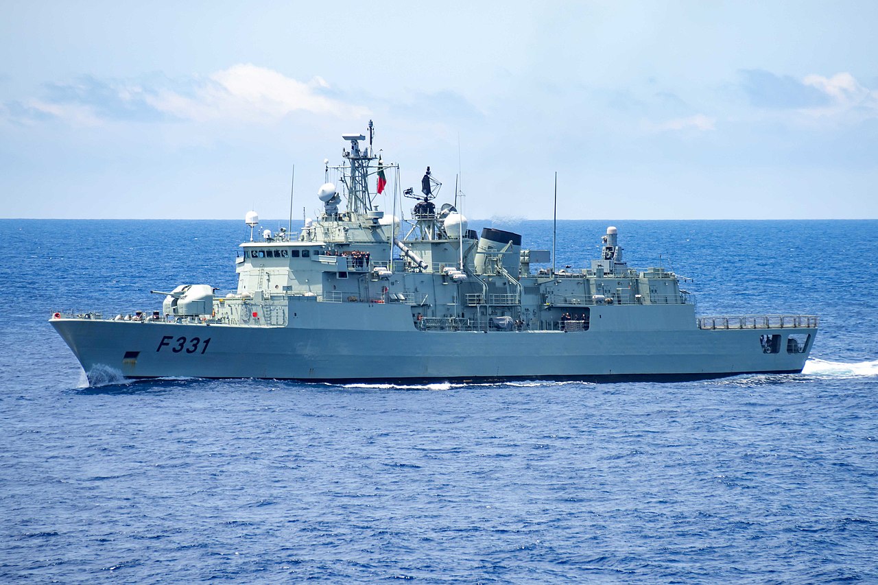 The Portugese frigate NRP Álvares Cabral (F331) underway in the Atlantic Ocean