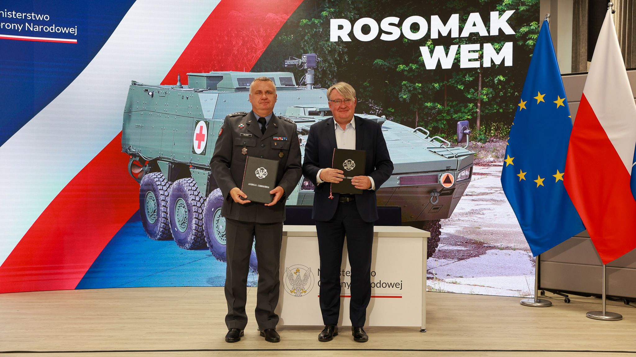 Polônia encomenda veículos blindados de evacuação médica Rosomak WEM adicionais