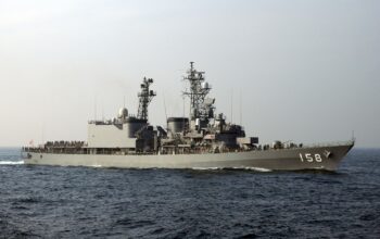 JS Umigiri at Subic Bay on 29 October 2006