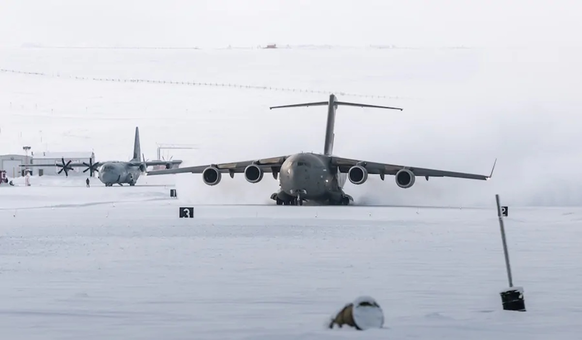 Royal Air Force Aircraft Lands at Most Northern Settlement on Earth