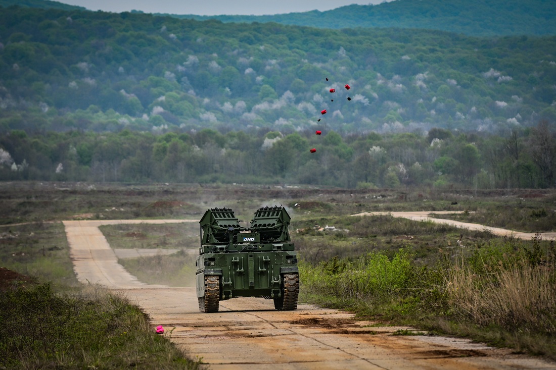DOK-ING’s MV-8 KOMODO hybrid unmanned ground vehicle (UGV) with DND’s SKORPION2 Scatterable Anti-Tank System