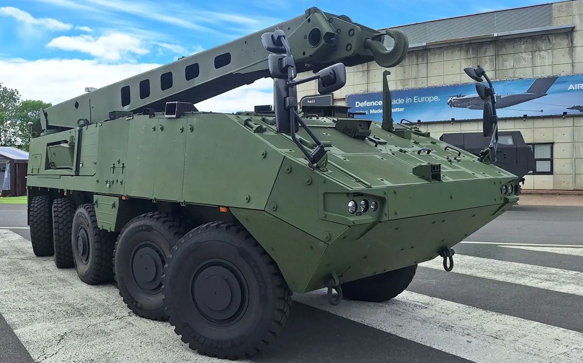 10x10 PIRANHA Heavy Mission Carrier (HMC) Advanced Recovery Vehicle (ARV)