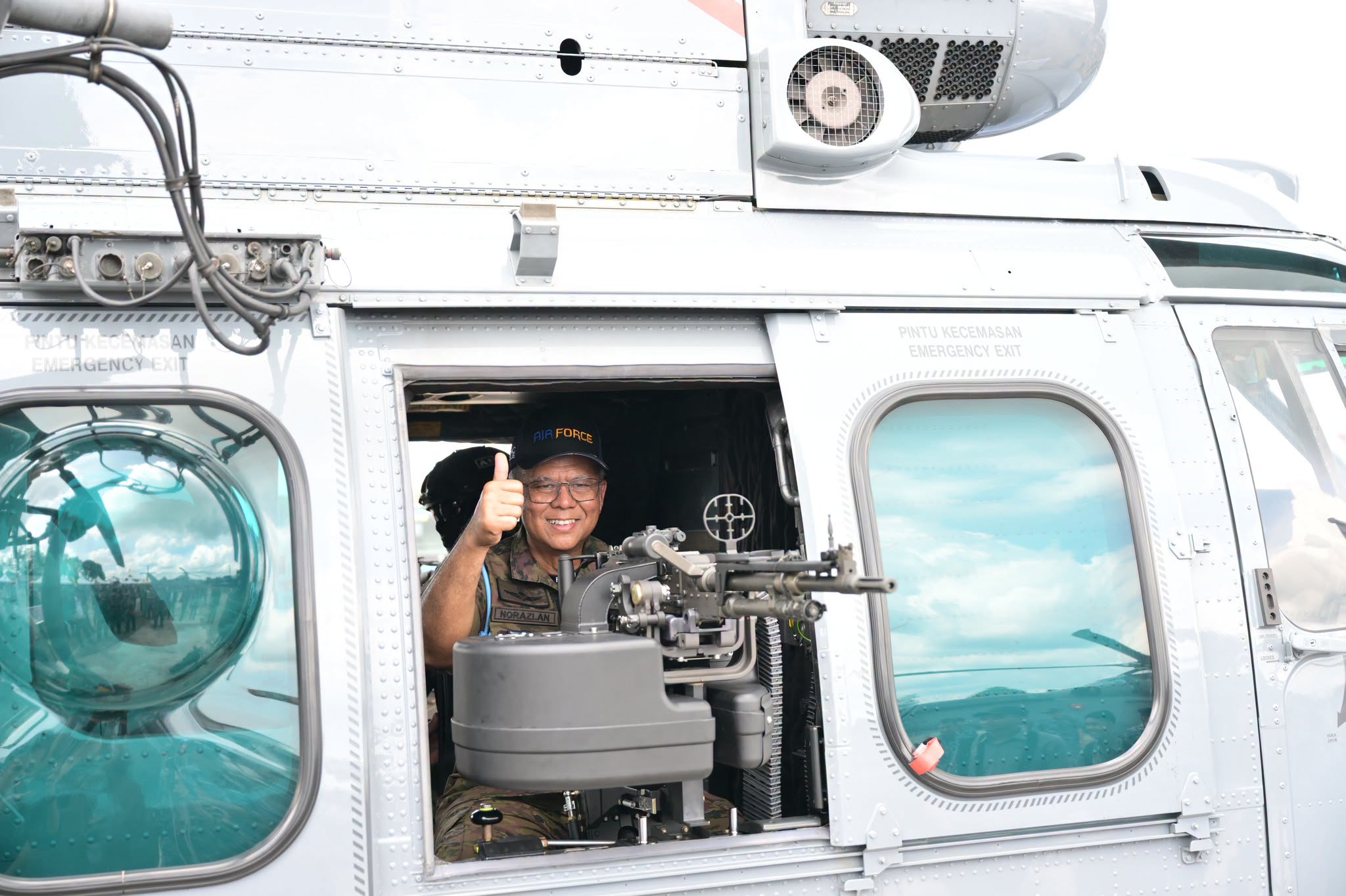 The integration of the pintle-mounted 7.62×51 mm NATO MAG 58M provides the Royal Malaysian Air Force's H225M fleet with standard-issue organic suppressive firepower.
