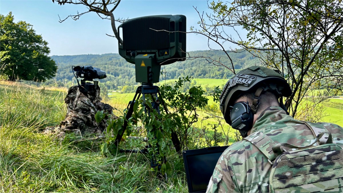 Ground Observer 12 (GO12) compact, man-pack reconnaissance and artillery radar