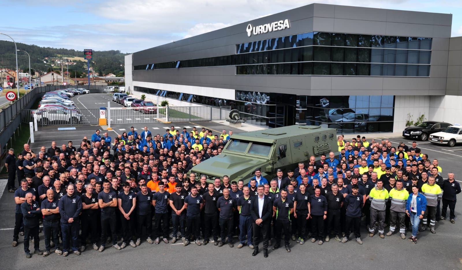 UROVESA Debuts Next-generation VAMTAC-AX4 Tactical Vehicle