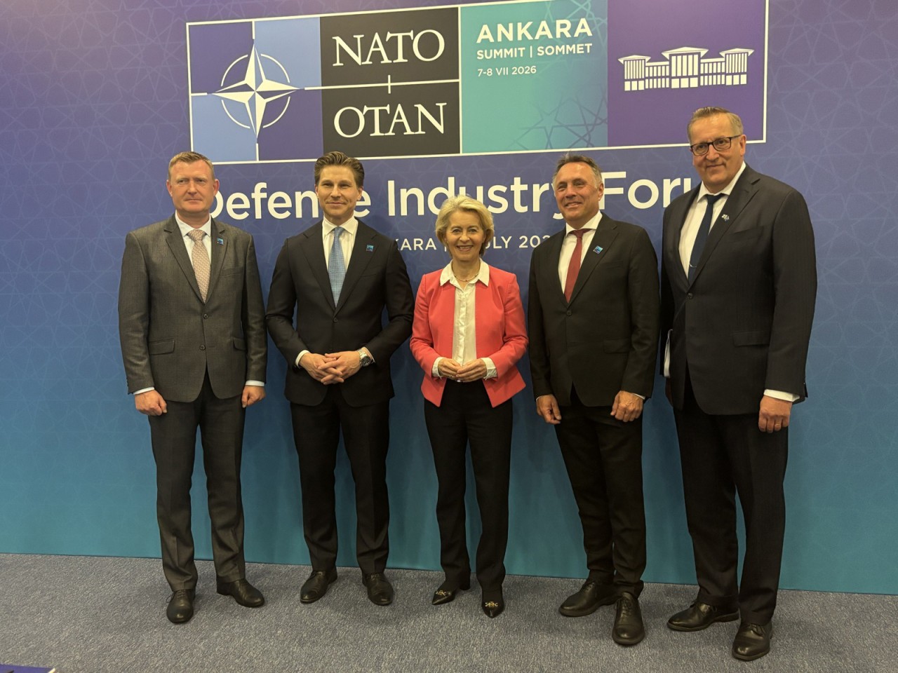 Raivis Melnis, Minister of Defence of Latvia; Antti Häkkänen, Minister of Defence of Finland; Ursula von der Leyen, President of the European Commission; Tore O. Sandvik, Minister of Defence of Norway and Panu Routila, President and CEO, Patria

