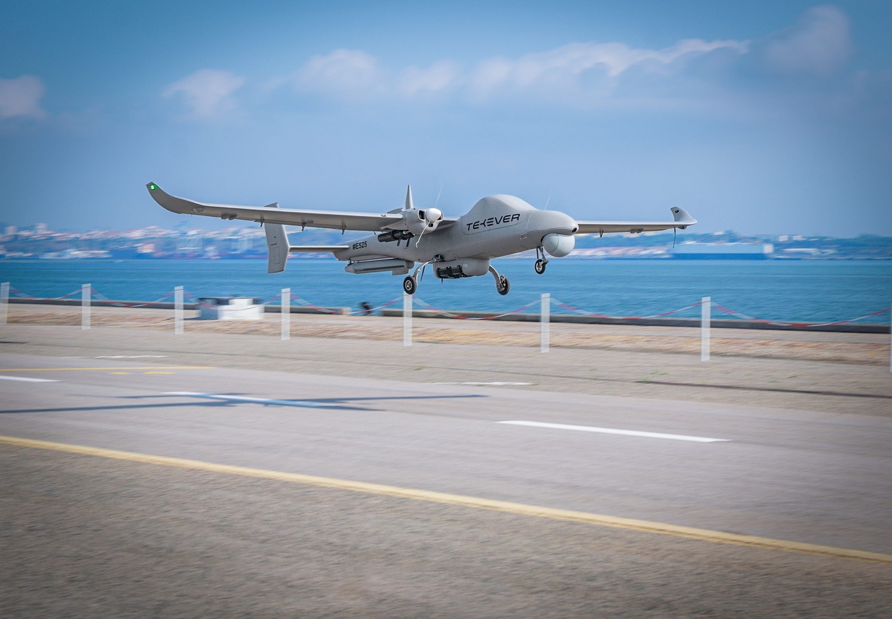 TEKEVER AR5 is the most advanced medium-altitude, medium-endurance fixed-wing UAS on the market. 