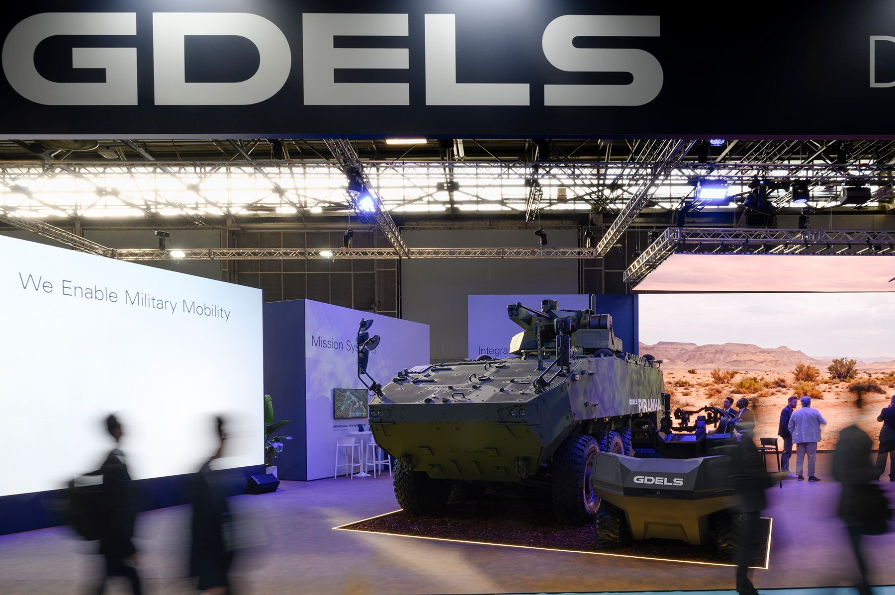 BULLFROG 8x8 Wheeled UGV and PIRANHA 8×8 GBAD.
