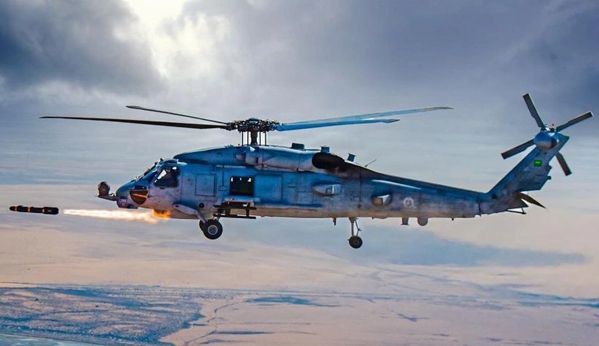 Royal Saudi Naval Forces and US Navy Exceed 10,000 MH-60R Seahawk Helicopter Flight Hours