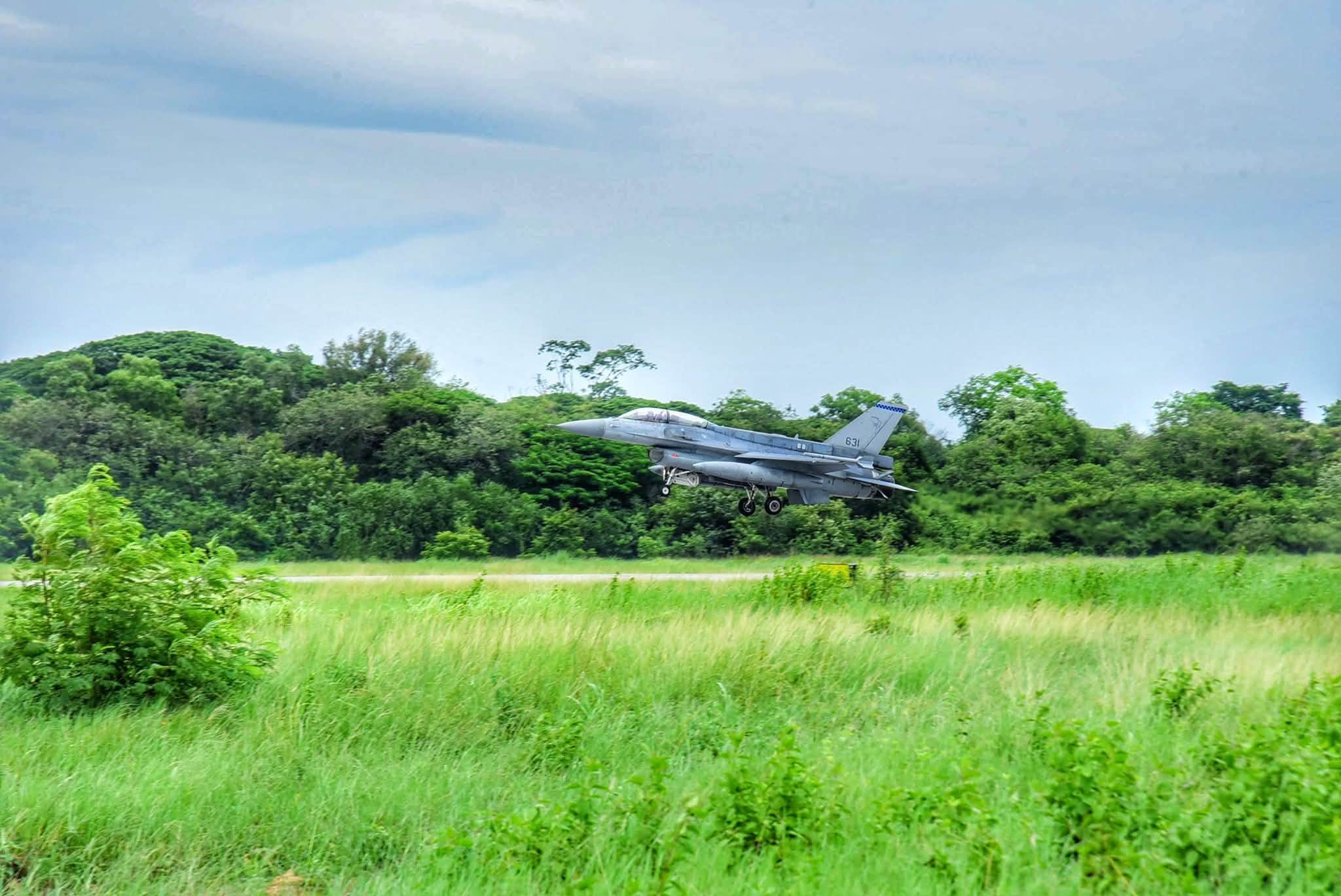 The Republic of Singapore Air Force Lockheed Martin F-16C/D Block 52 Fighting Falcon multirole combat aircraft