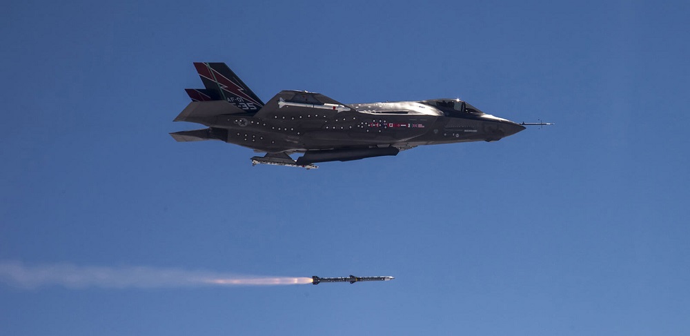 AIM-120 Advanced Medium-Range Air-to-Air Missiles (AMRAAM)