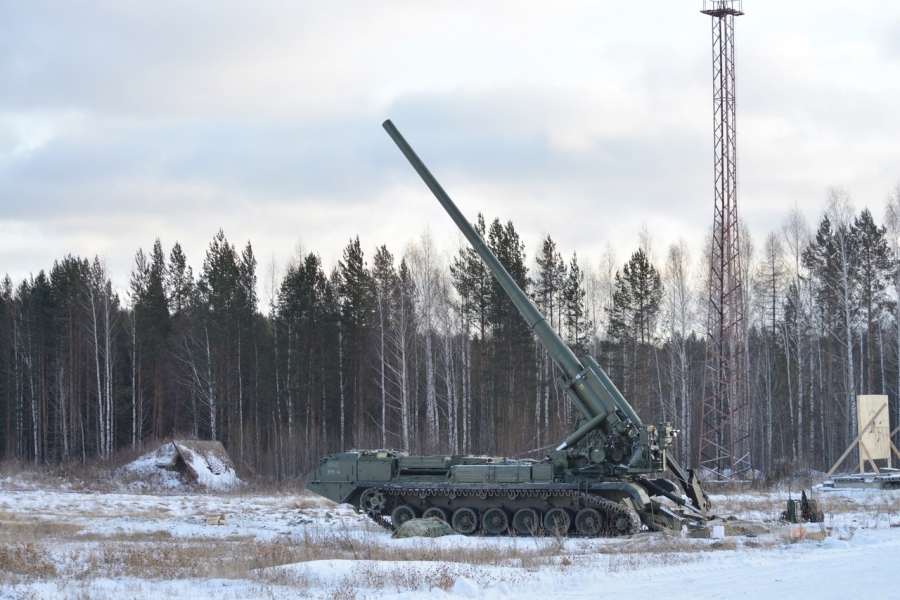 Russia Army Receives Upgraded 2S7M Malka Self-propelled Heavy Howitzer