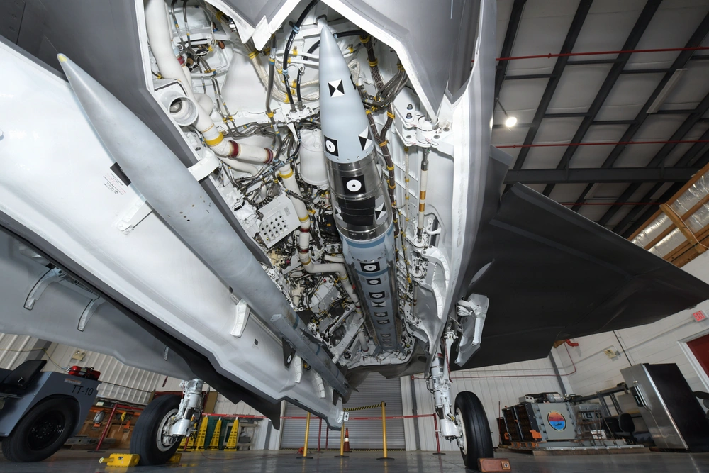 - An AIM-424 Long Range Air-to-Air Missile (LRAAM) is mounted in the internal weapons bay of an F-35C with an AIM-120 Advanced Medium Range Air-to-Air Missile (AMRAAM) mounted on the weapon bay door.