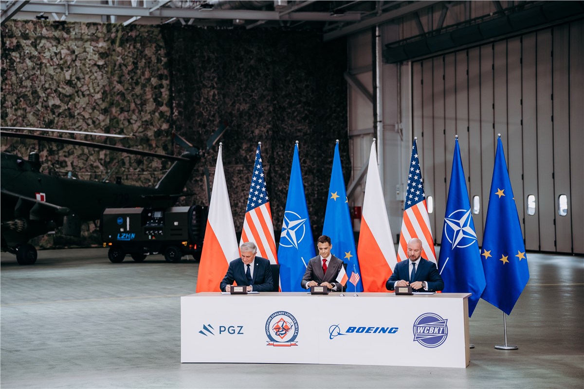 WZL-1, WCBKT and Boeing sign offset agreements to support Poland’s AH-64E Apache helicopter fleet. (Photo by Boeing)