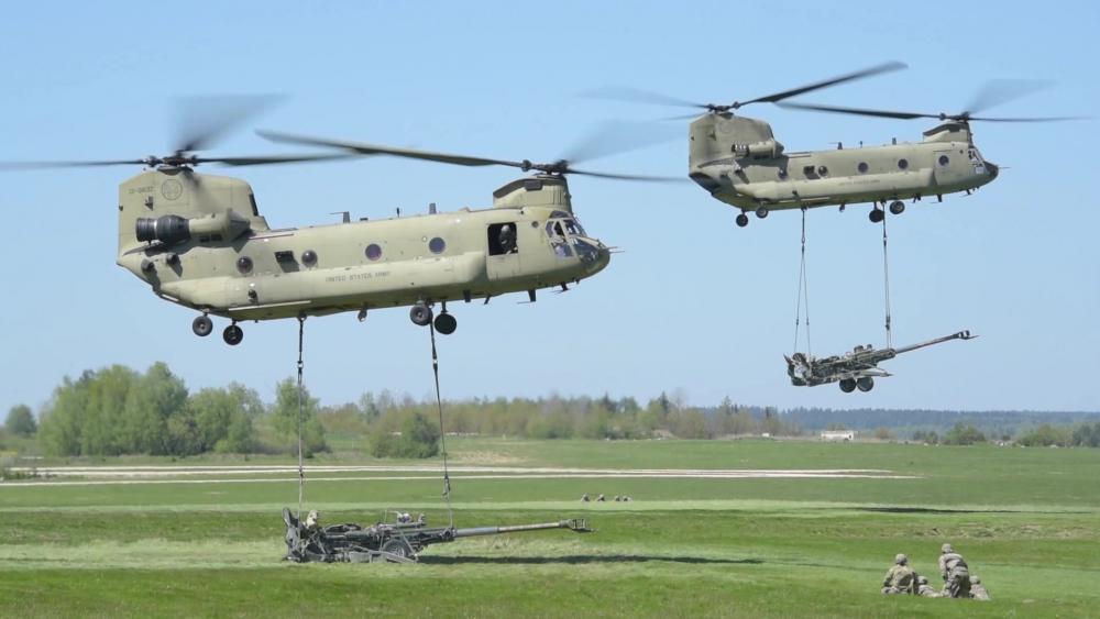 US Army 2CR Field Artillery Squadron M777 Howitzer Air Assault