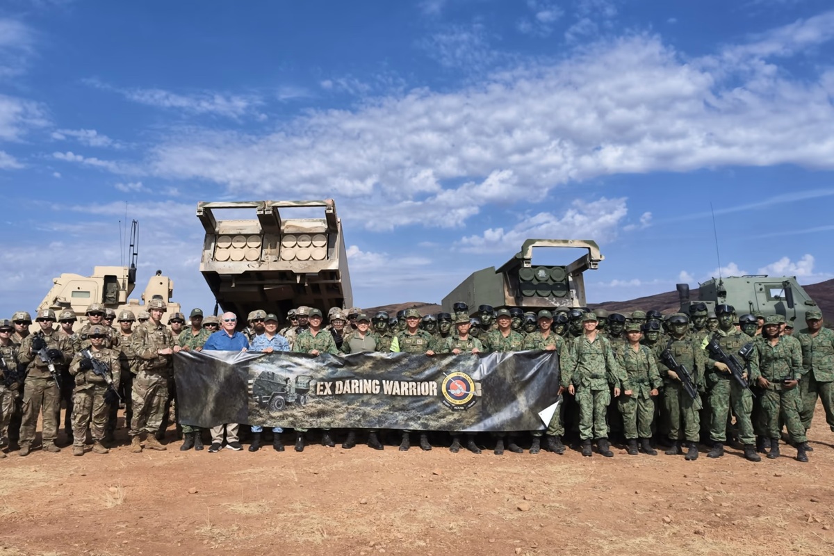 Singapore Defense Minister Visits Combined HIMARS-MLRS Live-Firing Exercise in Oklahoma
